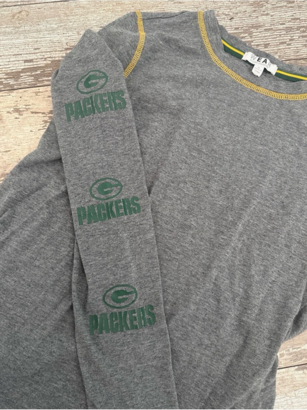 Erin Andrew’s Wear brand women’s small Packers long sleeve